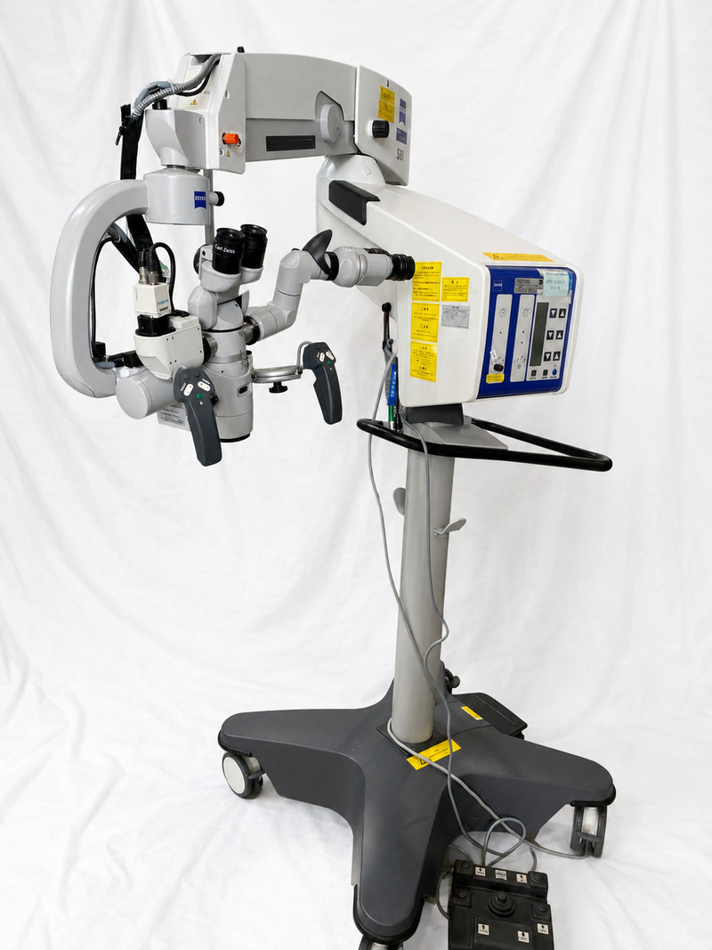 手術用顕微鏡｜OPMI VARIO｜カールツァイスメディテックの写真1枚目