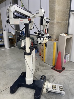 手術用顕微鏡の１枚目写真