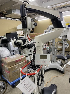 手術用顕微鏡の１枚目写真