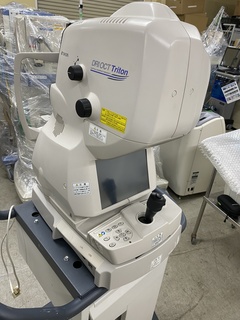 3次元眼底像撮影装置｜DRI OCT Triton｜トプコンの写真3枚目